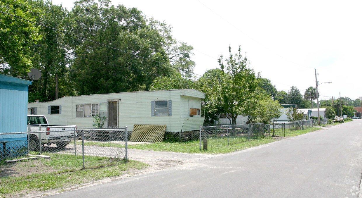 Building Photo - Gateway Trailer Park