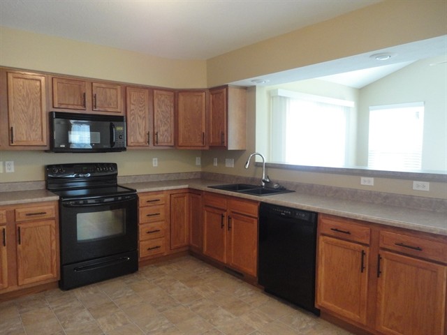Foto del edificio - 7714 Sycamore Woods Ln