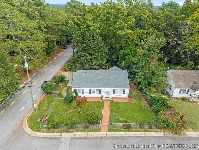 Foto del edificio - 1932 Dogwood St