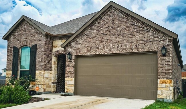 Building Photo - 5645 Bellissima Way