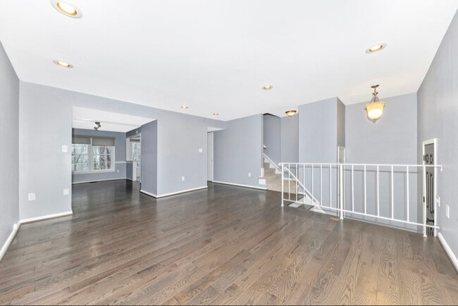 Building Photo - 10442 Malone Ct