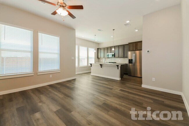 Foto del edificio - 3015 Songbird Ln