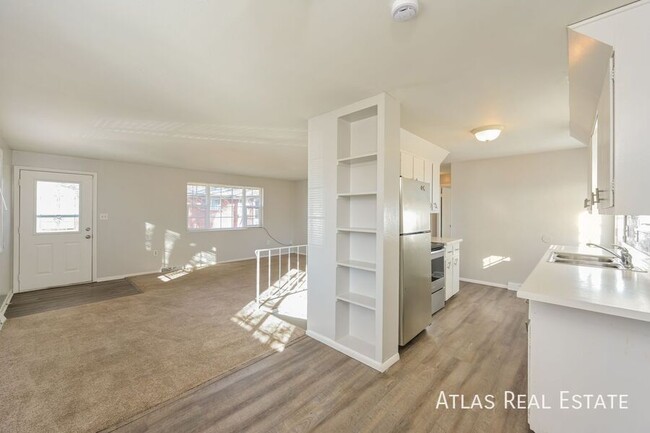 Foto del edificio - 5 Bedroom, 2 Bath in Arvada!!!