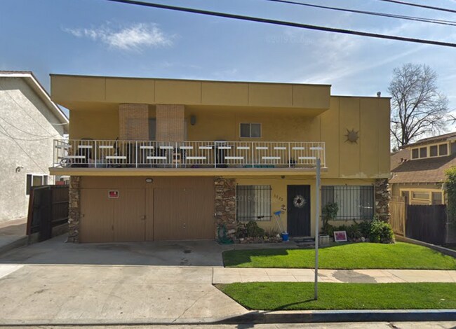 Building Photo - 1382 Loma Ave