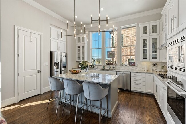 Photo - 916 W Peach St Townhome