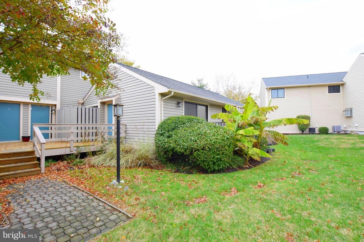 Primary Photo - 7 Mariners Way