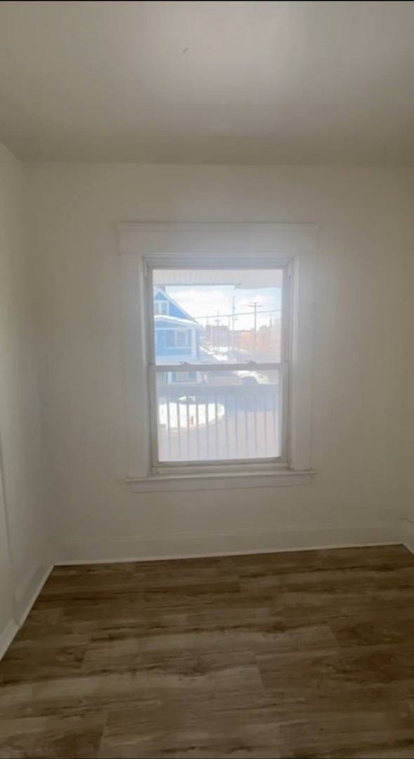 Foto del edificio - 2761 E 120th St
