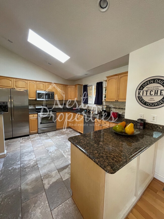 Building Photo - 1429 Adella St