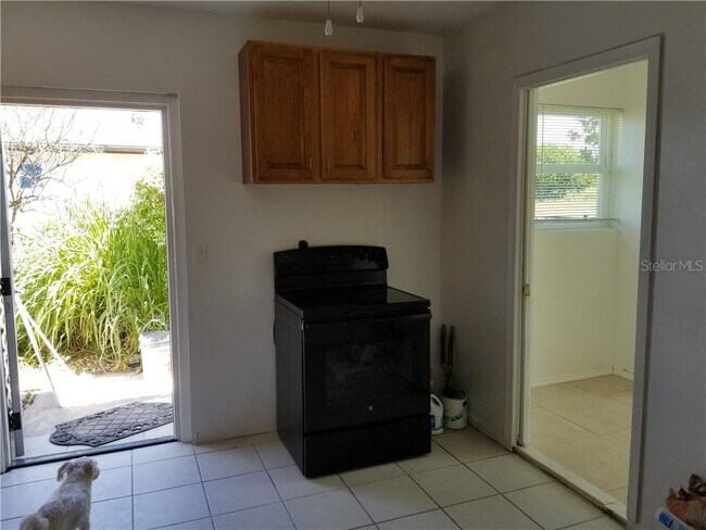 Building Photo - 208 San Remo Ave