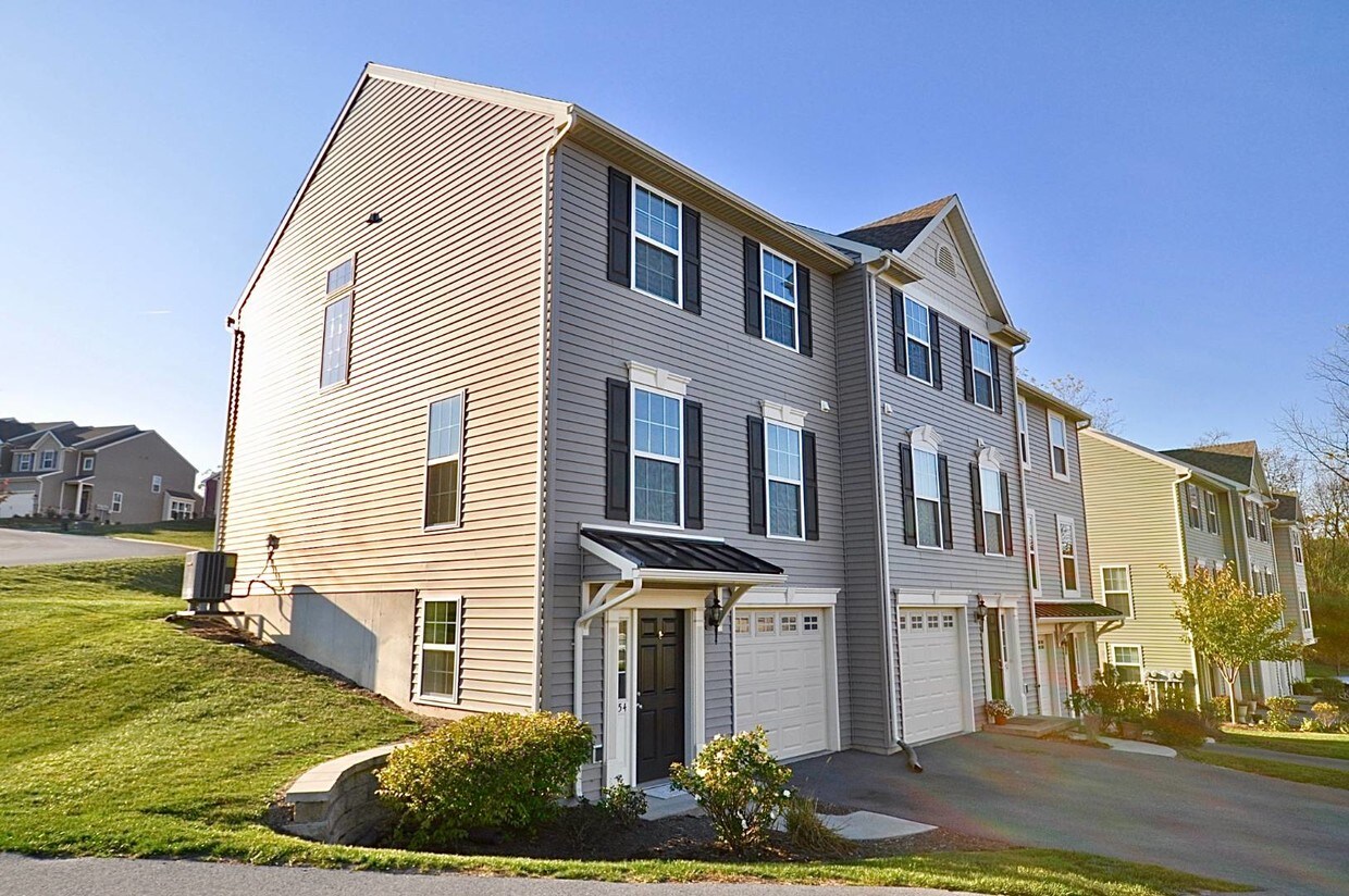 154 Kestrel Ln, Boalsburg, PA 16827 Townhome Rentals in Boalsburg PA