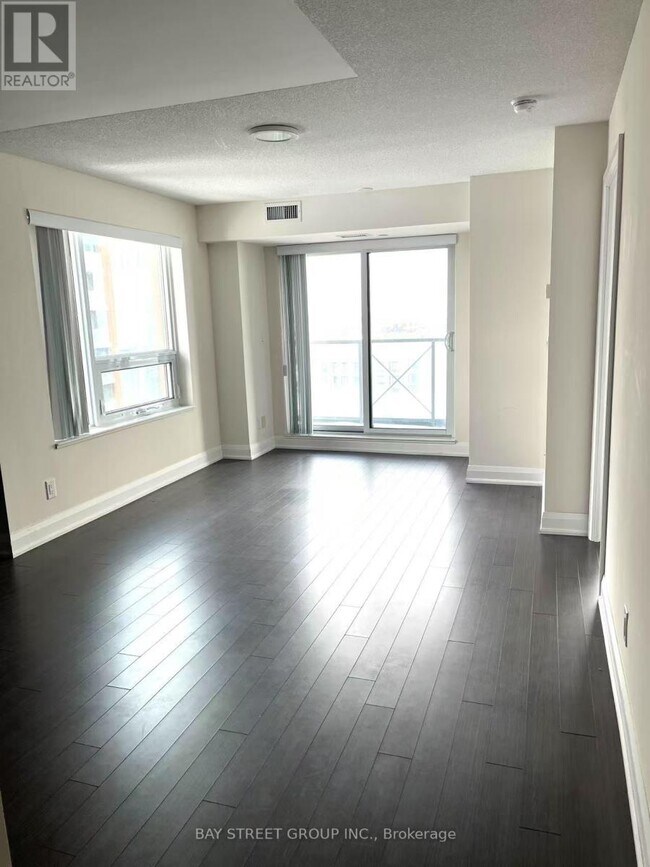 Photo du bâtiment - 8200 Birchmount Rd