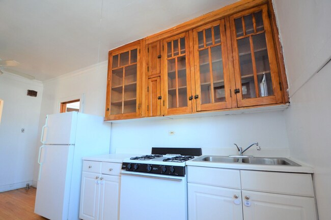 Foto del edificio - 4830 W Addison St