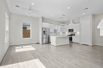 Building Photo - 861 Prosper St