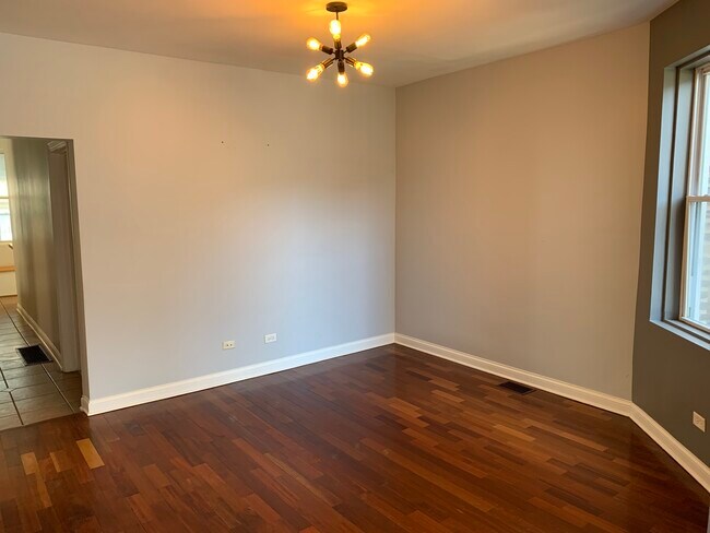 Building Photo - 6237 S Langley Ave