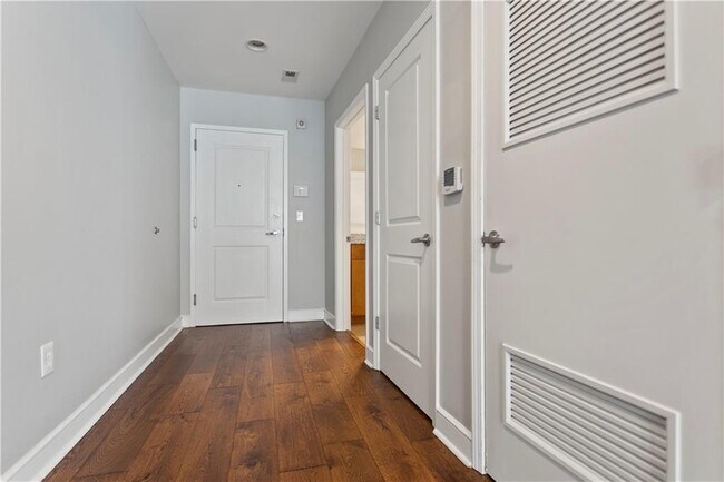 Building Photo - 44 Peachtree Pl NW