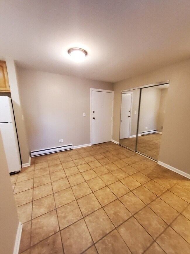 Building Photo - 310 Lathrop Ave