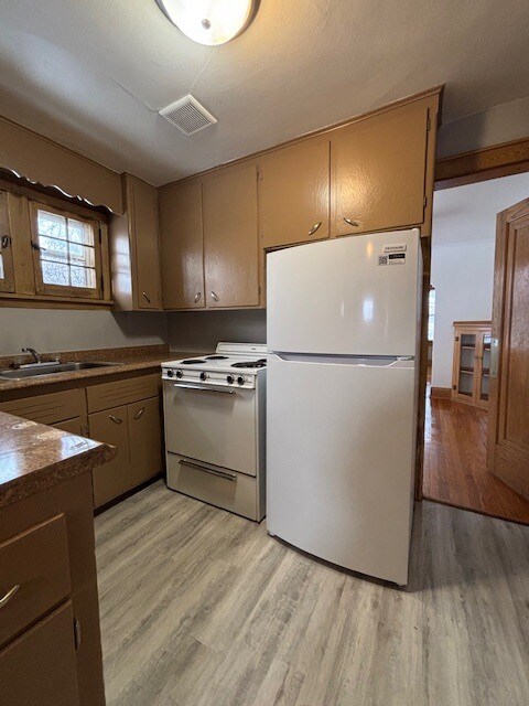 Foto del edificio - 6427 W Medford Ave