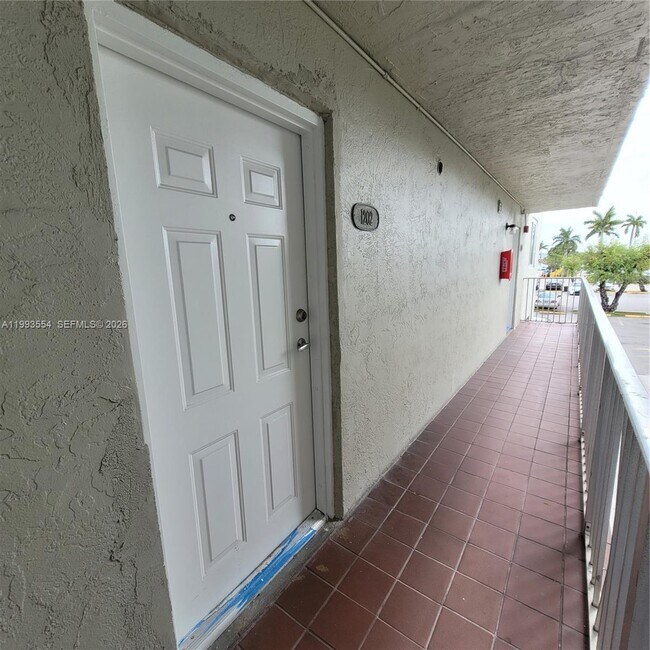Building Photo - 10090 NW 80th Ct