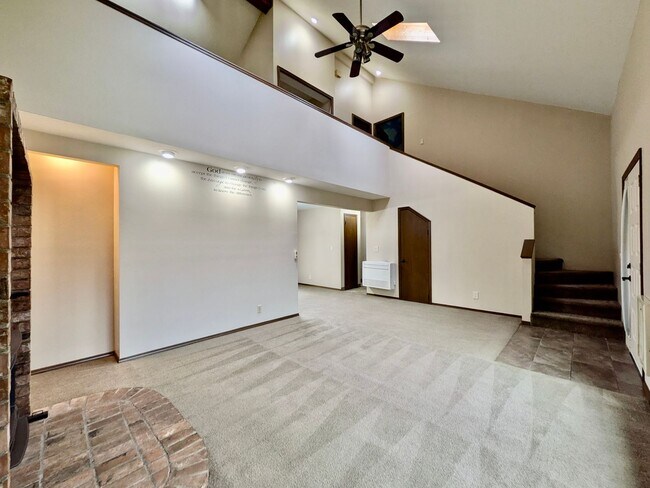 Foto del edificio - Discover This Charming Home in Wilsonville.