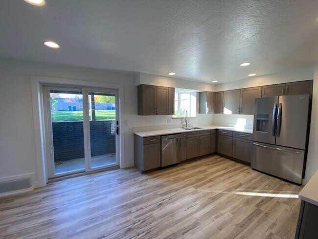 Building Photo - 107