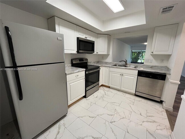 Foto del edificio - 6520 NW 98th Terrace