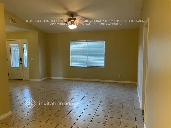 Foto del edificio - 1240 Sleepy Hollow Ln