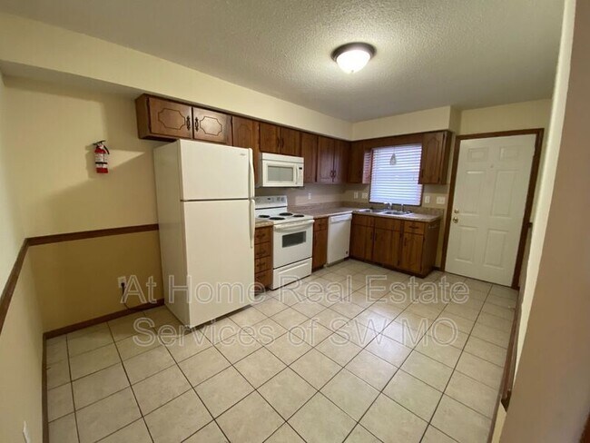Building Photo - 3205 S Kimbrough Ave