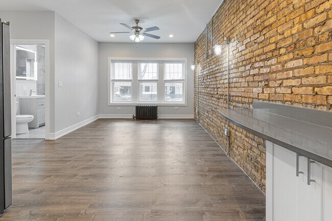 Foto del edificio - 6037 N Winthrop Ave