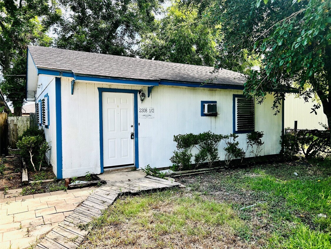 Foto principal - 2308-10th 1/2 Avenue