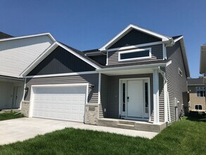 Building Photo - 2625 5th Ct W