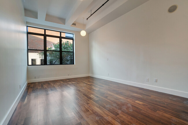 Building Photo - 120 S 4th St