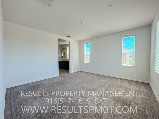Building Photo - 136 Lily Bay Cir