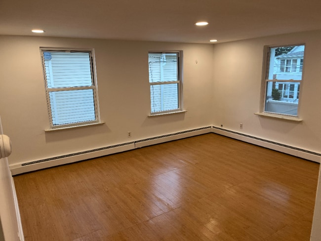Foto del edificio - 261 Hillside Ave
