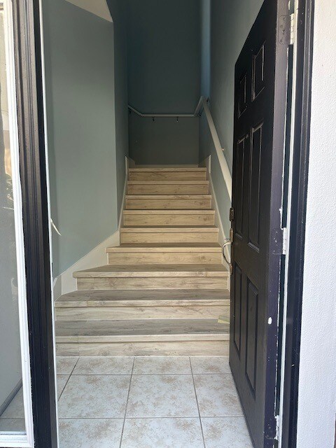 Foto del edificio - Spacious 2 Bed / 2 Bath Townhome with Garage – Gated Community in Orlando – $1,920/mo (Resident B...