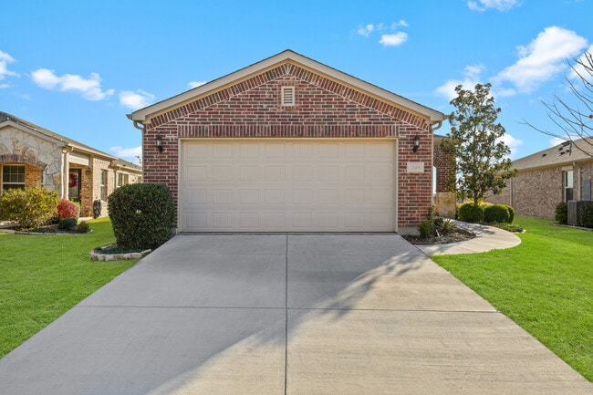 Building Photo - 245 Mariposa Ln