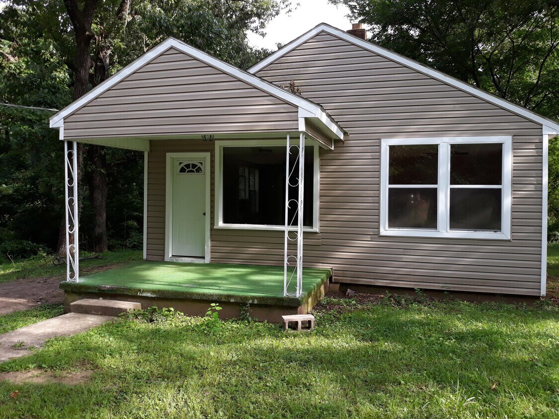 Foto principal - 111 E Country Club Rd