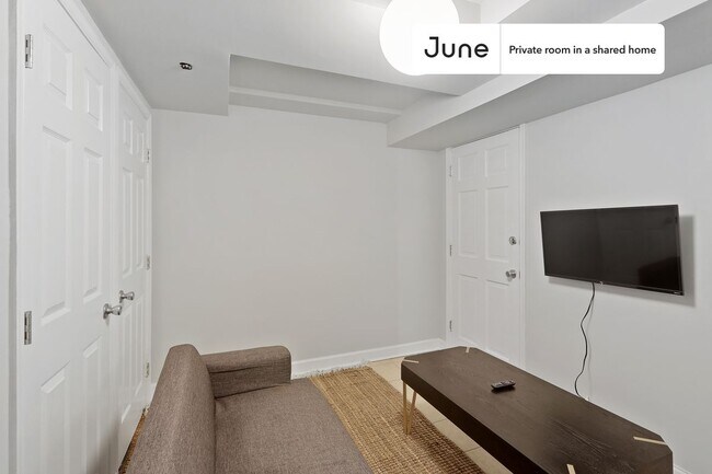 Foto del edificio - Room in Shared 2 bed/1 bath home in Brookland