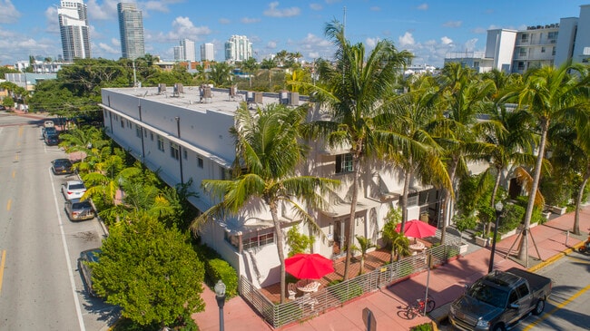 Building Photo - 200 Collins Ave