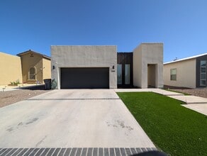 Building Photo - 6141 Hidden Psge Ave