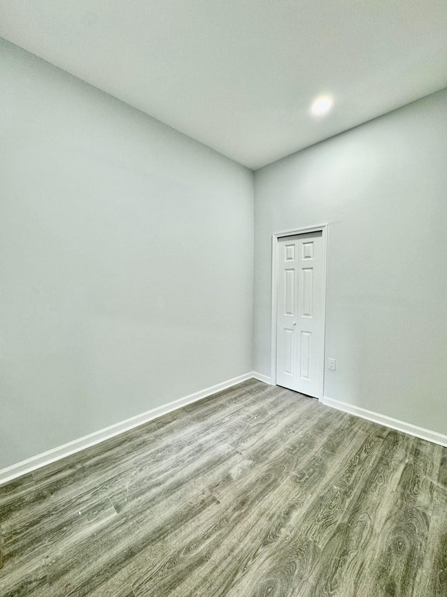 Building Photo - 3011 W Girard Ave