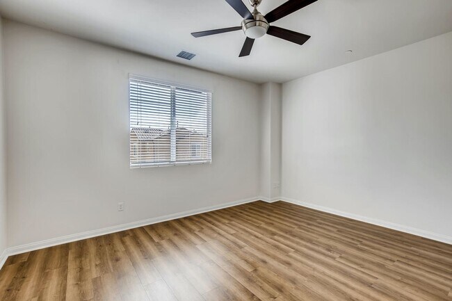 Foto del edificio - Amazing 2Bd/2Ba Townhouse with 1 car attached garage - Gated Community - Close to Camp Pendleton!