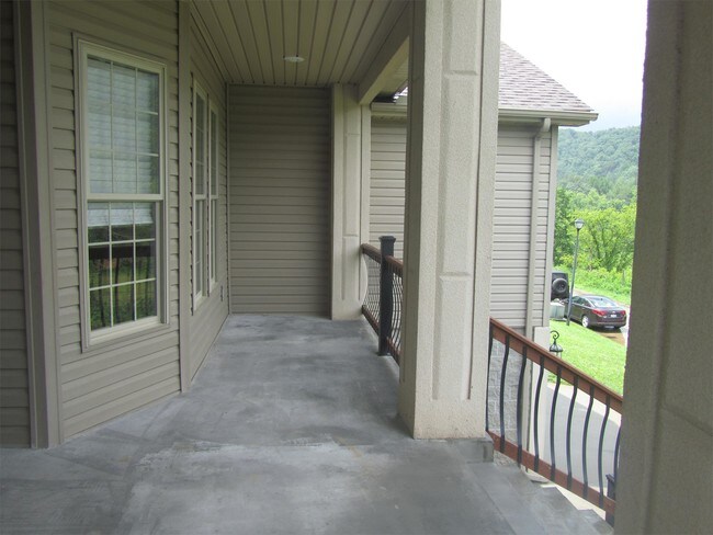 Foto del edificio - 47 Riverstone Dr
