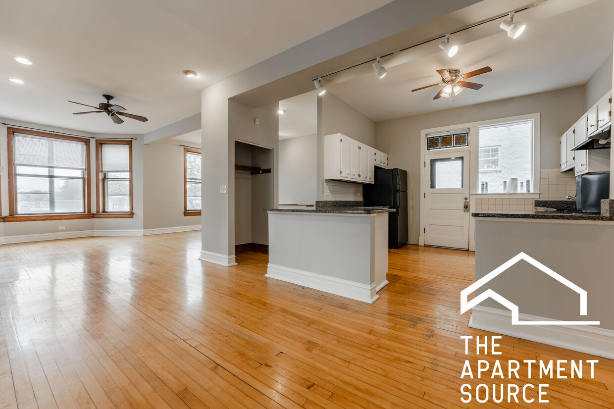 Foto principal - 2835 N Ashland Ave