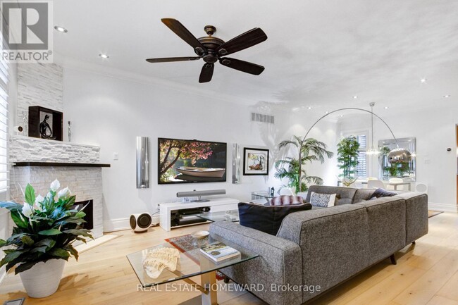 Photo du bâtiment - 55 Woodbine Ave