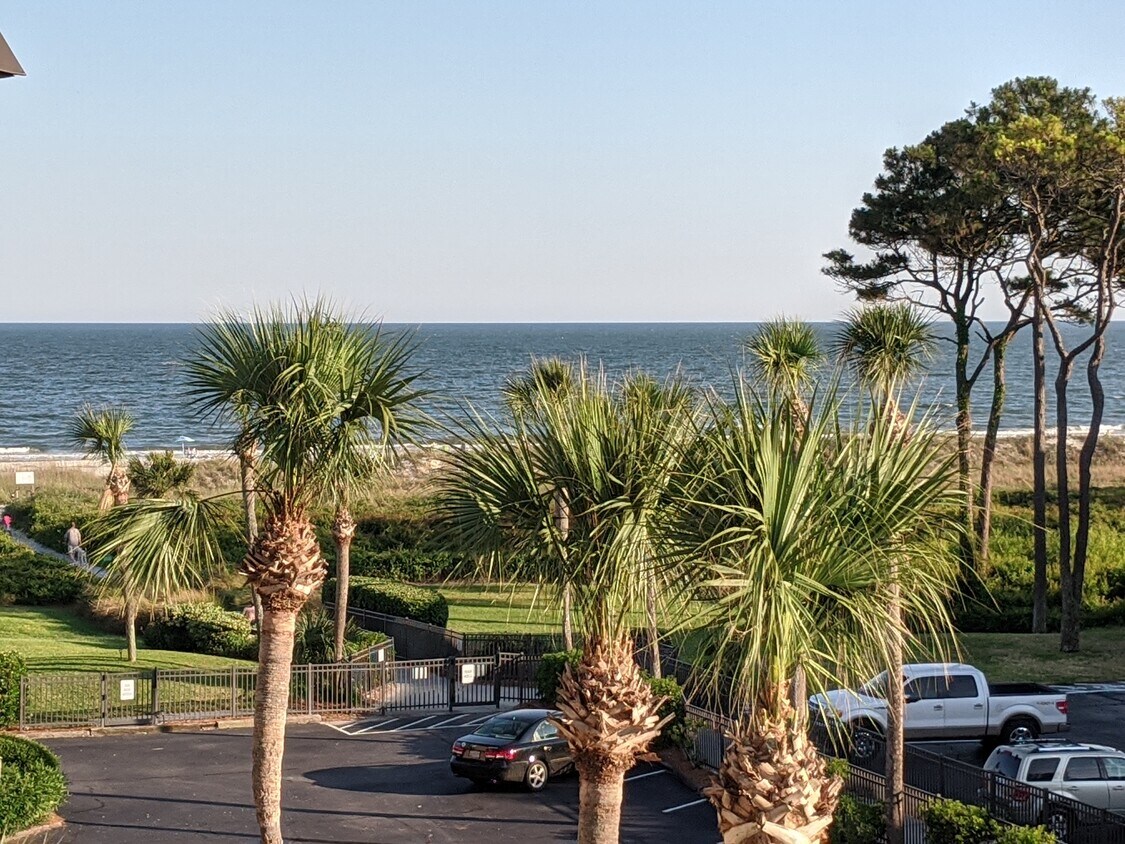 Primary Photo - 37 S Forest Beach Dr