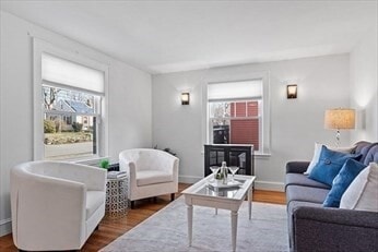 Foto del edificio - 27 Fuller Rd