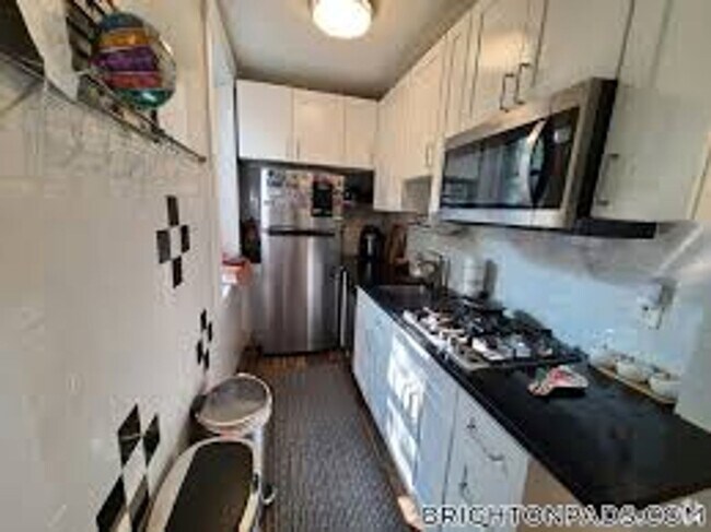 Building Photo - 3 Bedroom on Packard's Corner. Fully Furni...