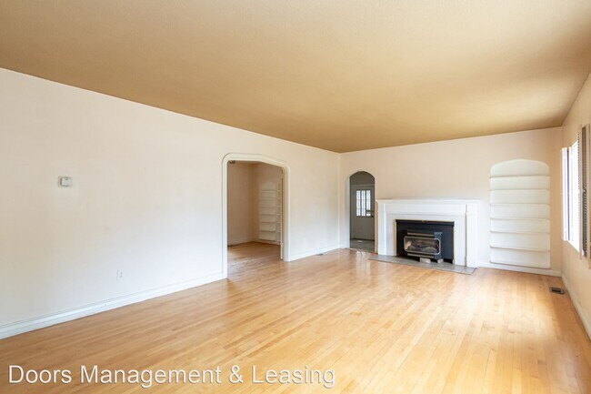 Foto del edificio - 5 br, 3 bath House - 2324 17th Street