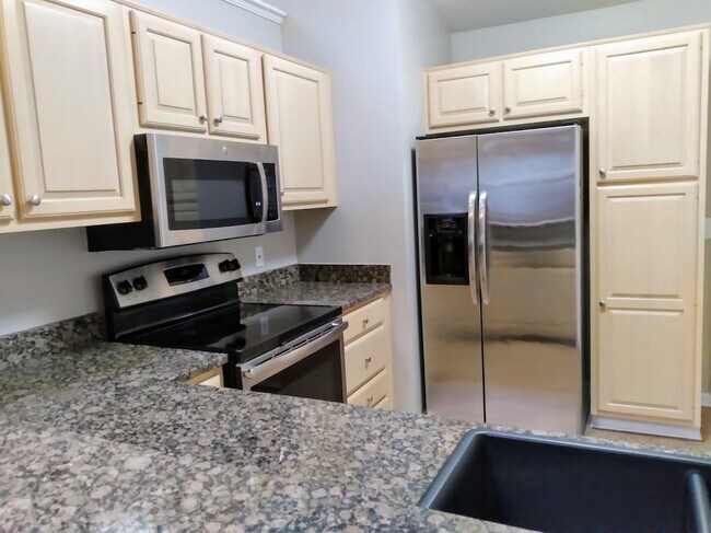 Building Photo - 2145 Fort Harrods Dr