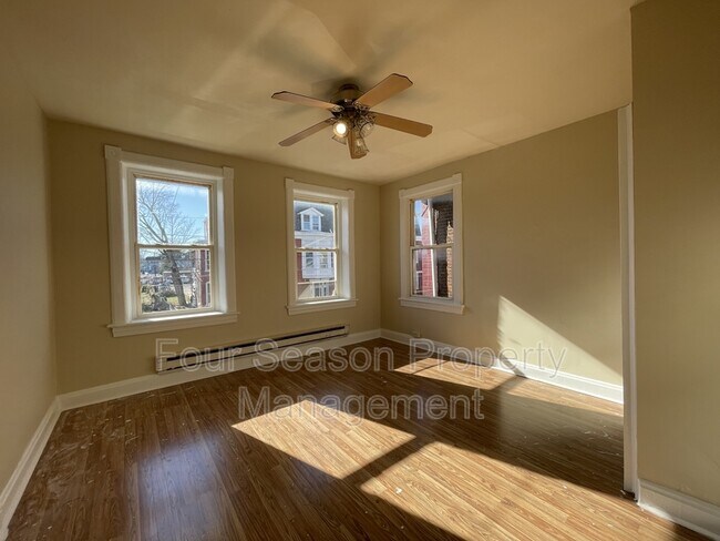 Foto del edificio - 616 W Franklin St